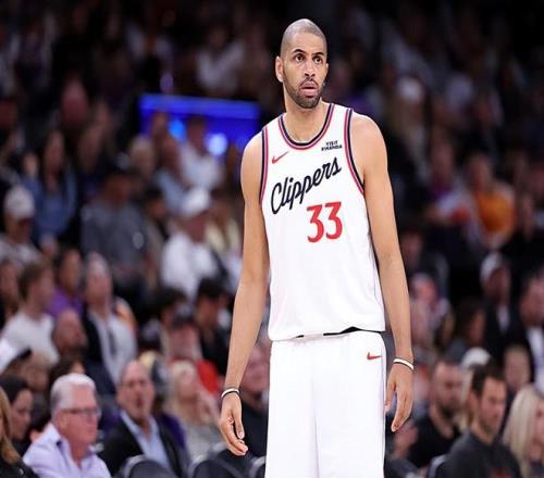 範迪克成勞,斯萊斯與世,一衛的楷模,爱游戏app,爱游戏官网,爱游戏体育官网,爱游戏体育app